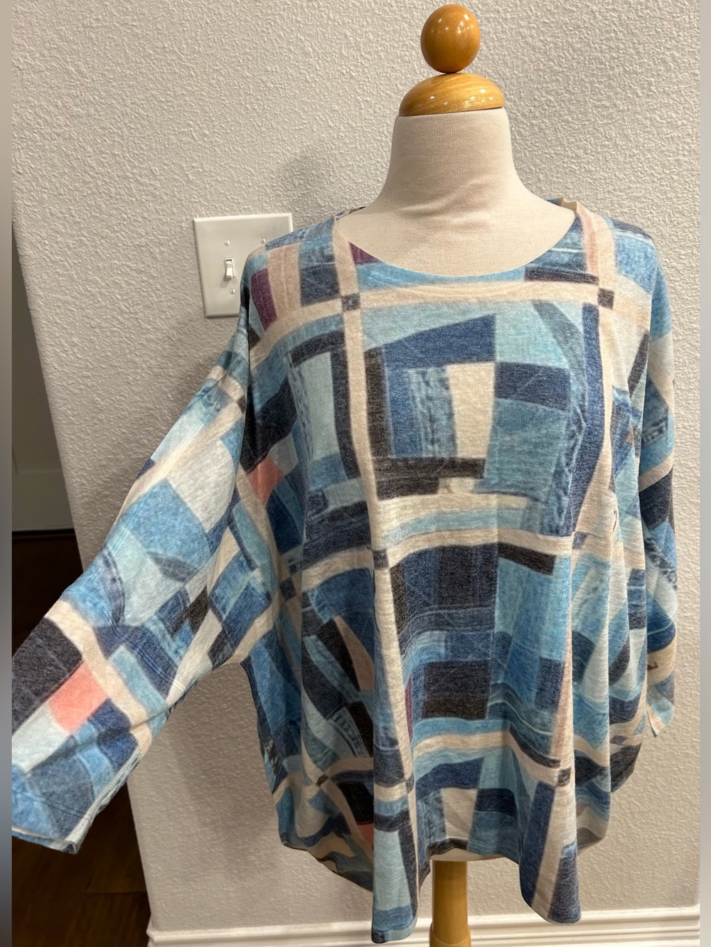 Atelier5 art to wear abstract blue soft quarter length sleeve shirt OS